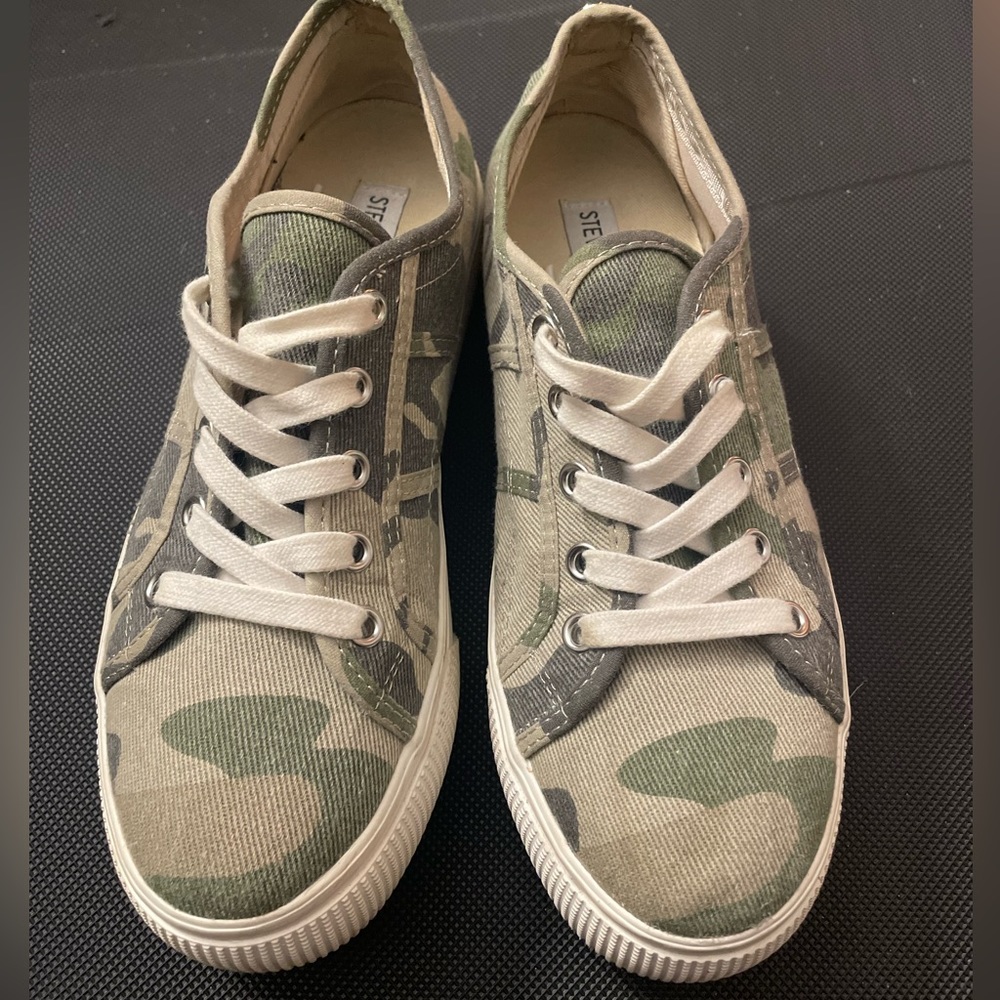 Steve Madden Platform Camo Sneakers